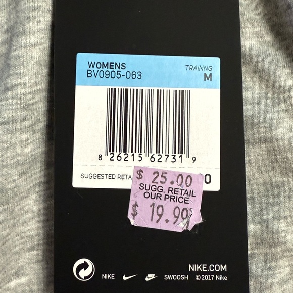 Nike Dri-Fit Women’s V-Neck Tee Shirt Gray Size M Super Soft NWT - Picture 6 of 9